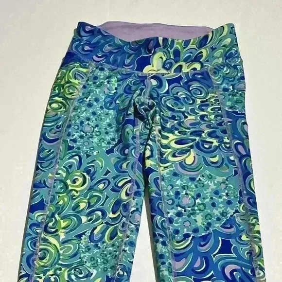 Lilly Pulitzer Luxletic Weekender Lilly’s Lagoon Capris Leggings Pants XS - Picture 6 of 11